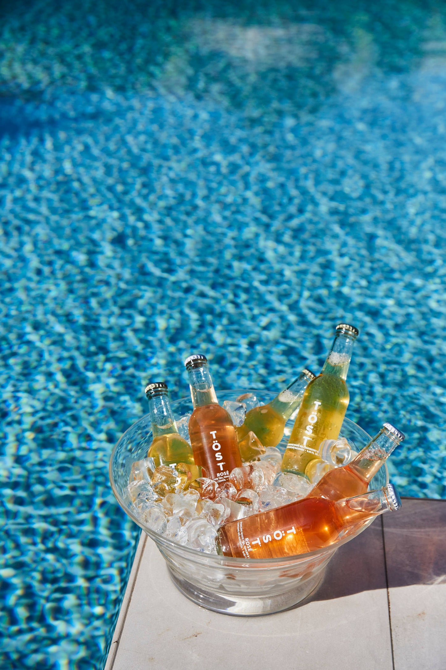 TÖST Sparkling ROSÉ Beverage